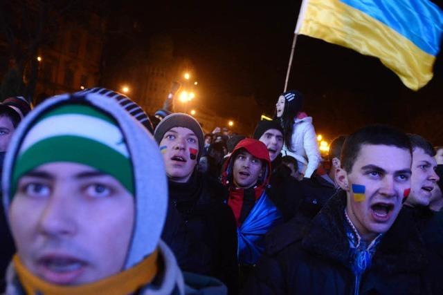 Demonstranten sammeln sich in Kiew