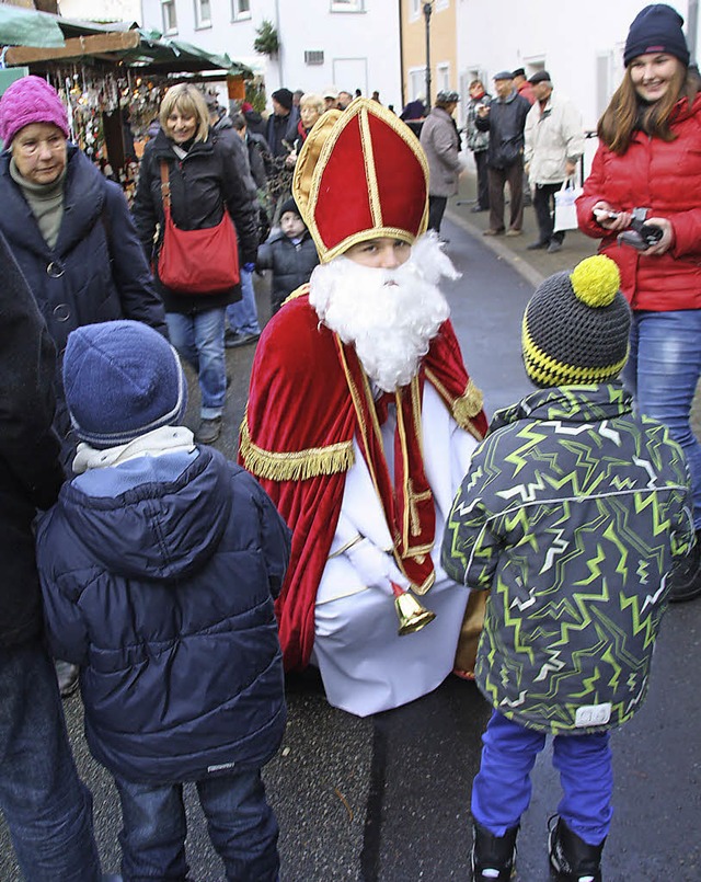 Auch der Nikolaus drehte auf dem Christkindlemarkt seine Runden.  | Foto: Hans Jrgen Kugler