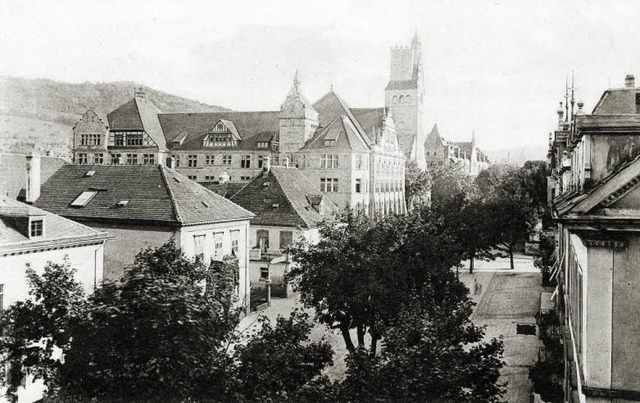 Links  von der  damaligen Oberrealschu...den einstigen Gasthaus-Rumlichkeiten.  | Foto: Archiv Hans Sigmund