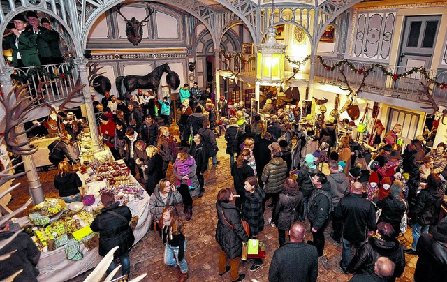 Hundert Augen htte man haben mgen, um all die Weihnachtspracht zu erkunden.   | Foto: Sigwart