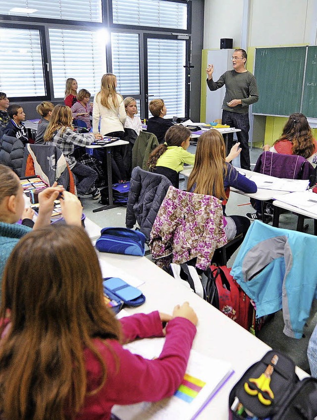 Mehr Pdagogik fr alle: Unterricht in einer Gymnasialklasse   | Foto: dpa