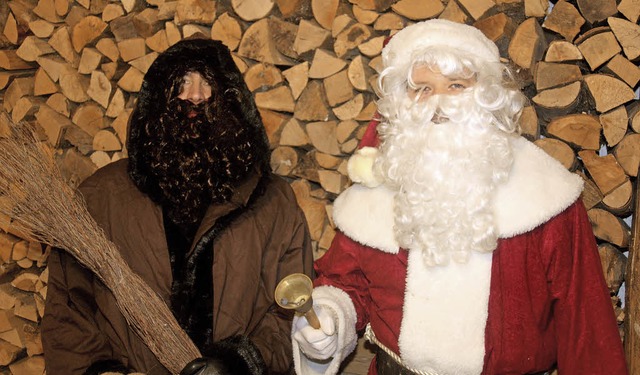 Beliebt: Der Nikolausdienst der Narren...ist seit 55 Jahren im Dorf unterwegs.   | Foto: Fabry