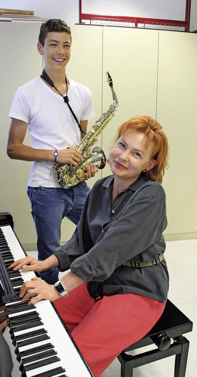 Florian Fries, Schler der  Jugendmusi...vbild zeigt ihn mit Anna Kostenitsch.   | Foto: Jrn Kerckhoff