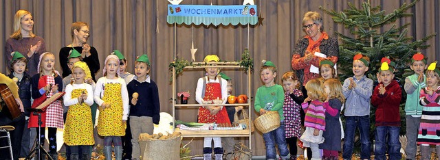 Die Kinder vom Kindergarten Bienenkorb  glossierten den Wochenmarkt.  | Foto: Roland Vitt