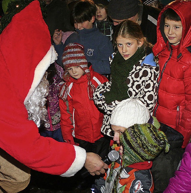 Der Weihnachtsmann darf nicht fehlen bei Jung und Alt.   | Foto:  Reinhard Cremer