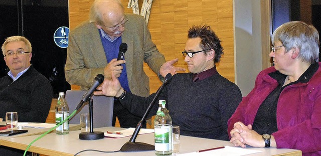 Der katholische Dekan Peter Berg, der ...iane Vogel (von links) auf dem Podium   | Foto: Michael Gottstein