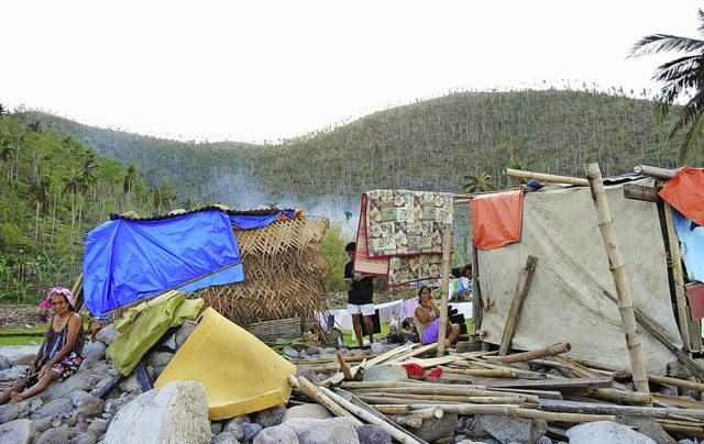 Die Holzhuser wurden tausendfach zerf...schen, in Notbehausungen zu berleben.  | Foto: ZVG