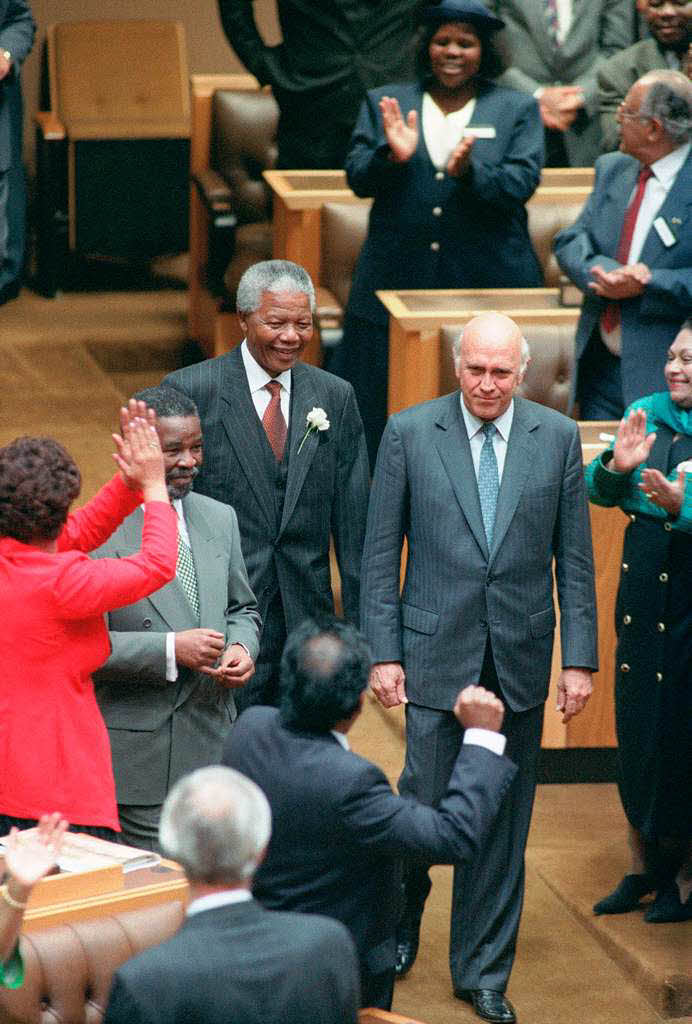 1994: Nelson Mandela bei der ersten Sitzung des ersten frei gewhlten Parlaments Sdafrikas.