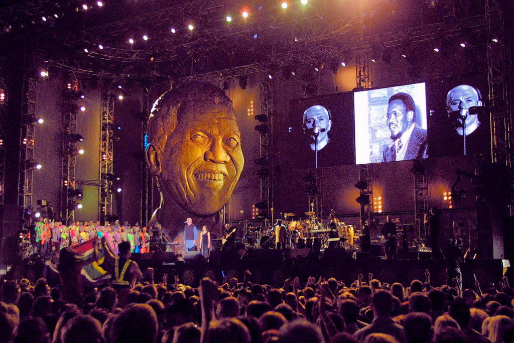 2003: Snger Peter Gabriel beim  „46664“-Benefizkonzert in Kapstadt zugunsten Nelson Mandelas Kampf gegen HIV und Aids.