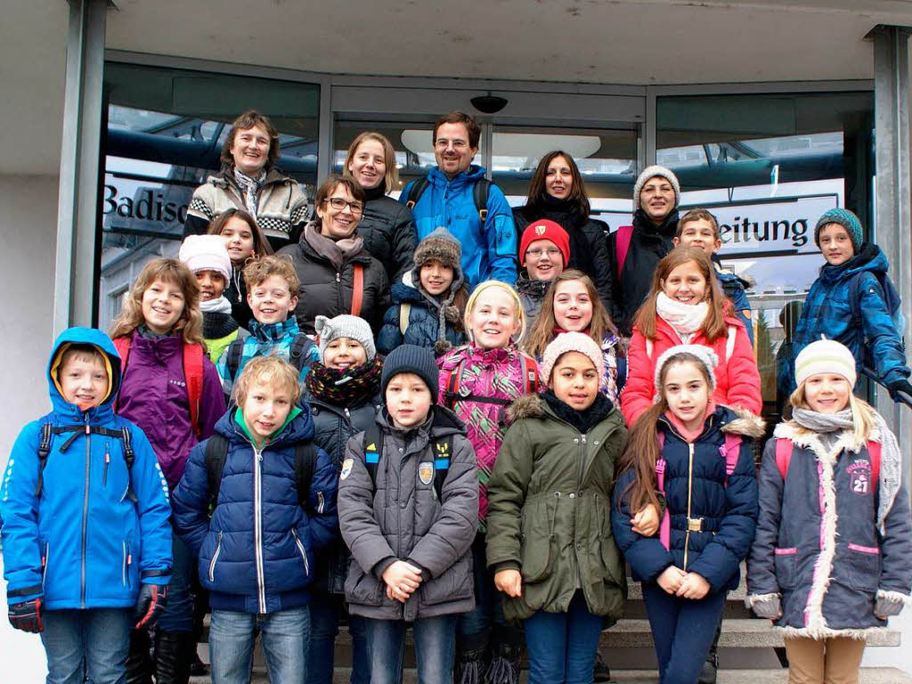 Die Klasse 4b der Eichendorffschule Lörrach mit ihrer Lehrerin Heidrun Schwind. Die Klasse 4b der Eichendorffschule Lörrach mit ihrer Lehrerin Heidrun Schwind.