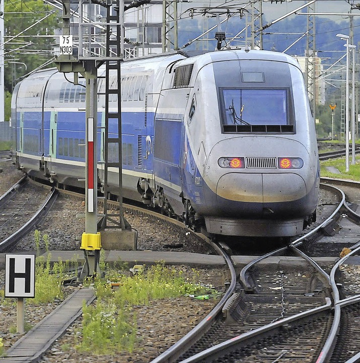 Der TGV fährt schnell von Freiburg nac...lb der Stellwerkzeiten an die Grenze.   | Foto: Bamberger