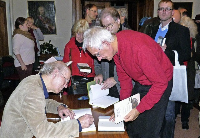 Der schweizerische Schrifsteller Franz...sung im Trompeterschloss seine Werke.   | Foto: Sigrid Schneider