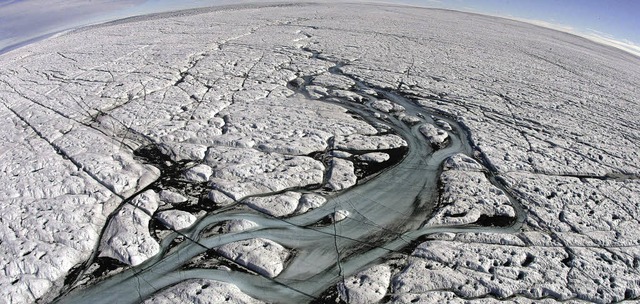 Wenn das Eis schmilzt, wird der Zugang zu den Rohstoffen in der Arktis frei.   | Foto: dpa
