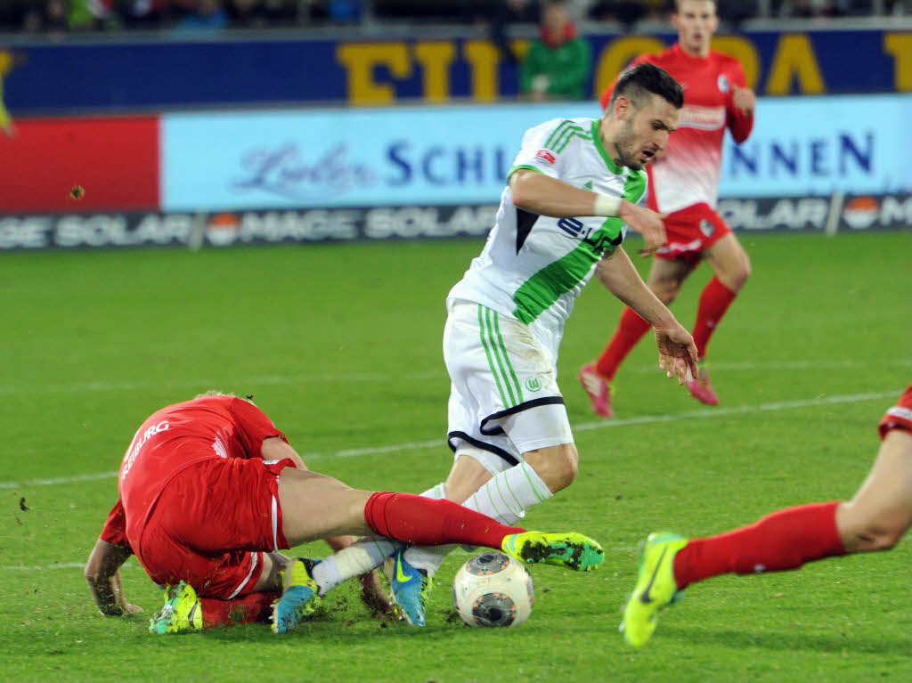 Der SC Freiburg hat auch das zweite Spiel der englischen Woche gegen starke Wolfsburger verloren.