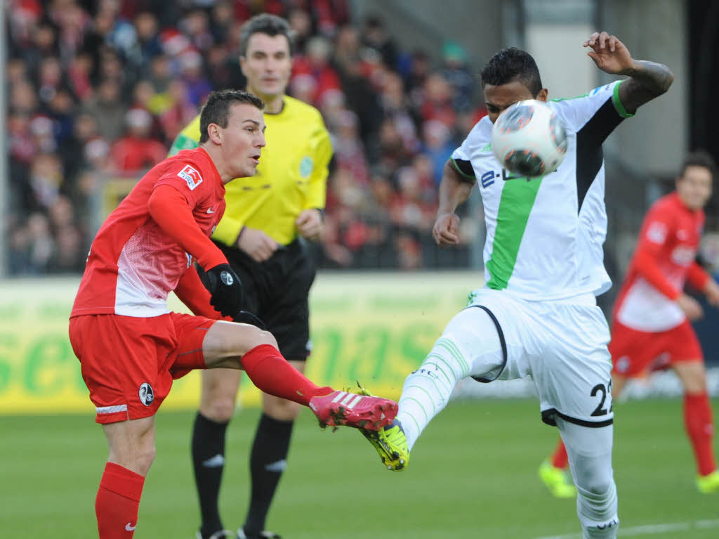 Der SC Freiburg hat auch das zweite Spiel der englischen Woche gegen starke Wolfsburger verloren.