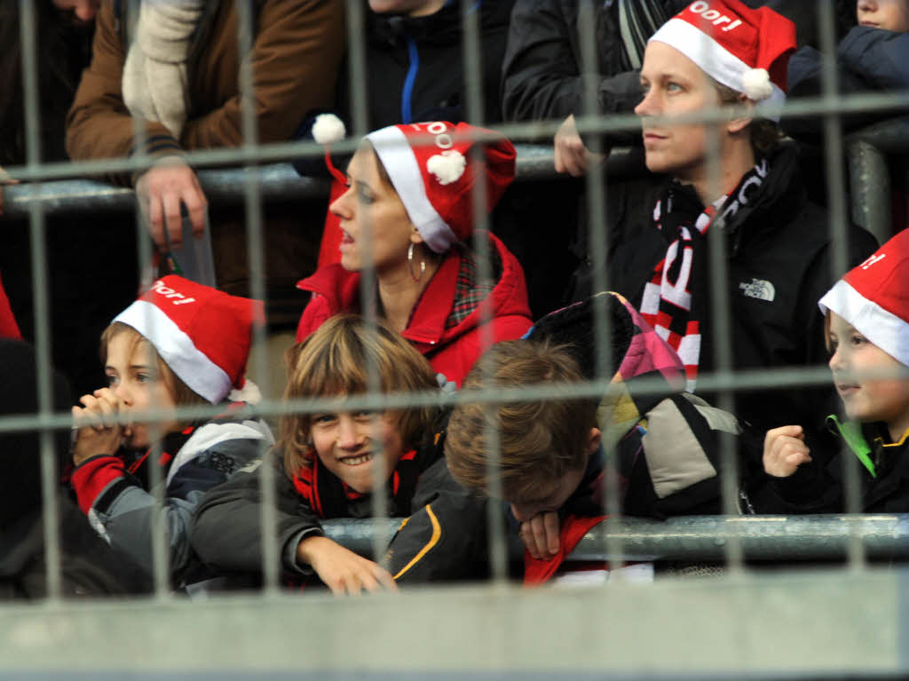 Der SC Freiburg hat auch das zweite Spiel der englischen Woche gegen starke Wolfsburger verloren.