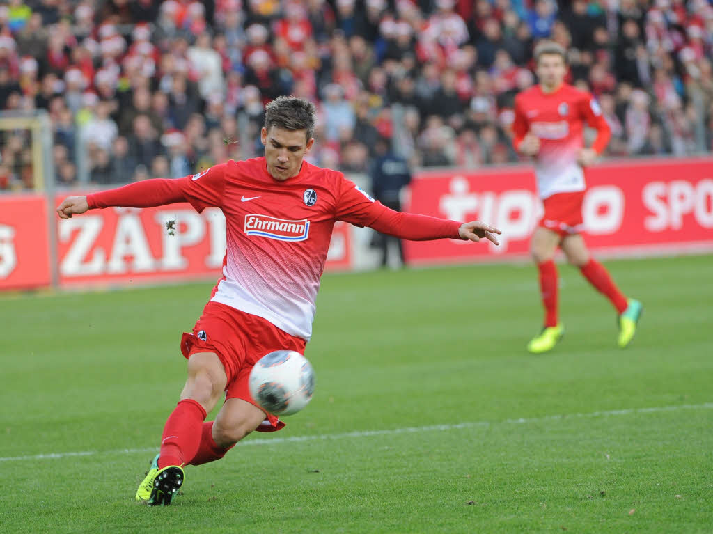 Der SC Freiburg hat auch das zweite Spiel der englischen Woche gegen starke Wolfsburger verloren.