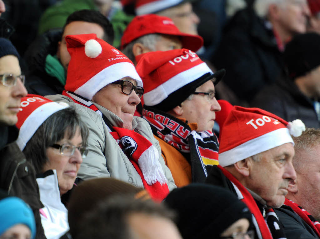 Der SC Freiburg hat auch das zweite Spiel der englischen Woche gegen starke Wolfsburger verloren.