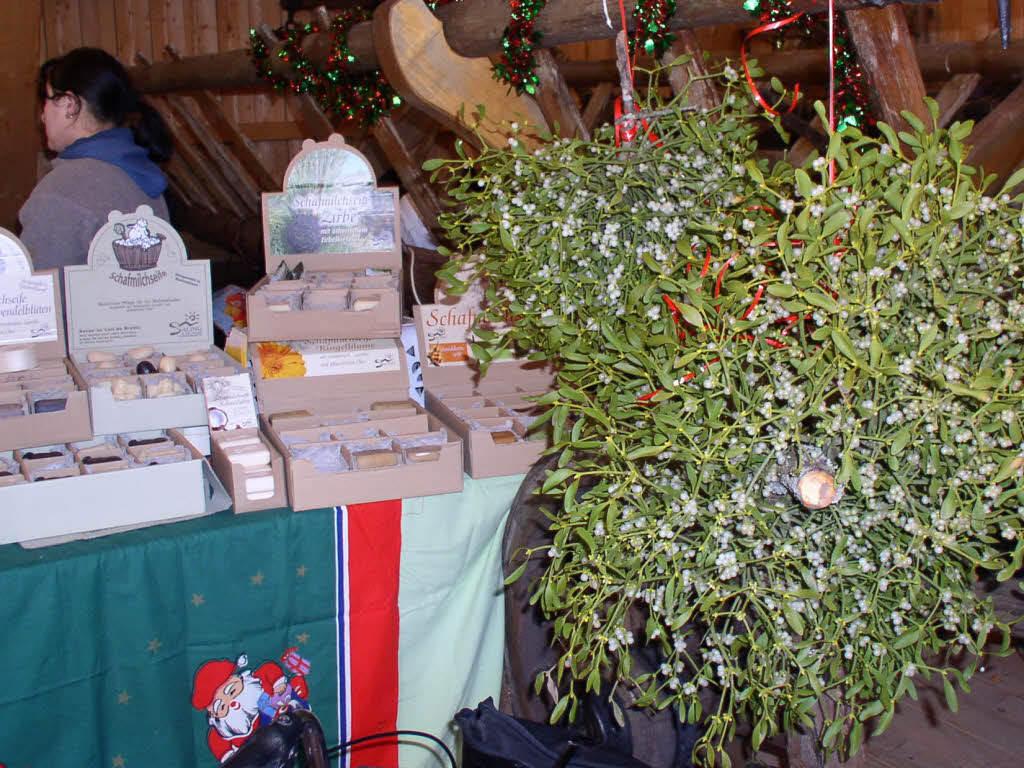 Eine bunte Vielfalt erwartete die Besucher auf dem Weihnachtsmarkt am Klausenhof