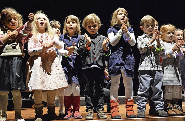 Auch die Kleinsten der Musikschule hab...acht der Klnge ihren groen Auftritt.  | Foto: Barbara Ruda