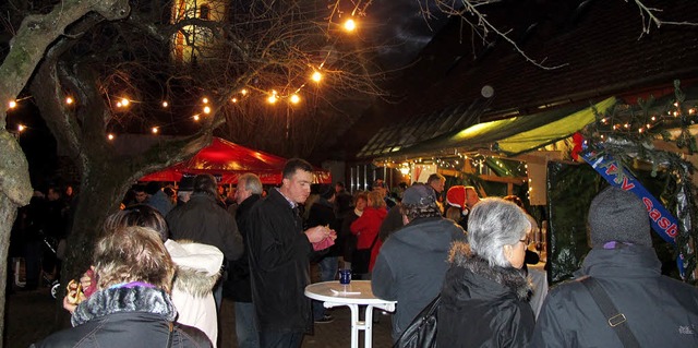 Sasbach. Viel los im Pfarrhof in den Abendstunden am Samstag.  | Foto: Roland Vitt