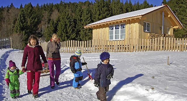 Das Leben im Naturkindergarten spielt ...t den Kindern in die Htte ausweichen.  | Foto: Hans-dieter Folles