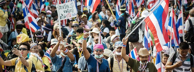Hunderttausende Demonstranten zogen am... die thailndische Hauptstadt Bangkok.  | Foto: AFP