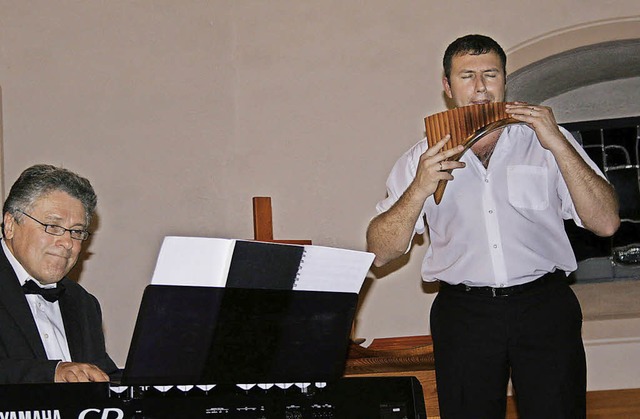 Panfltist Roman Kazak und Pianisten W...auer Laurentiuskirche. Foto: Ines Bode  | Foto: Ines Bode