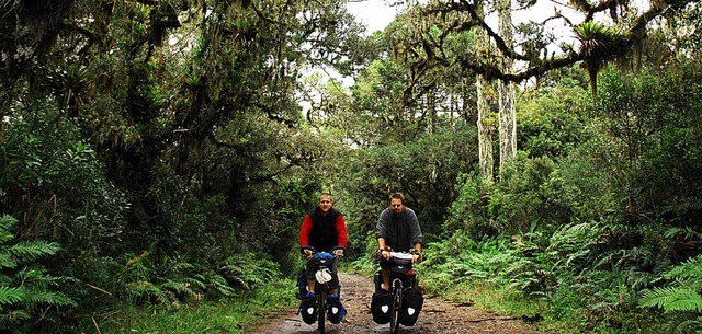 Mit dem Fahrrad durch den Regenwald: Peter Glckner und  Axel Brmmer unterwegs   | Foto: Brmmer, Glckner