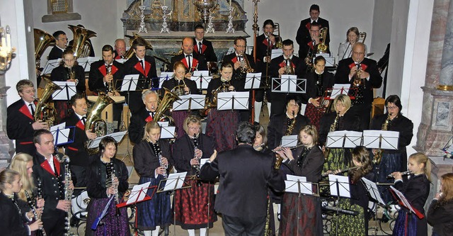 Traditionell spielt der Musikverein Ka...von Vizedirigent  Walter Winterhalder.  | Foto: Horst A. Bss