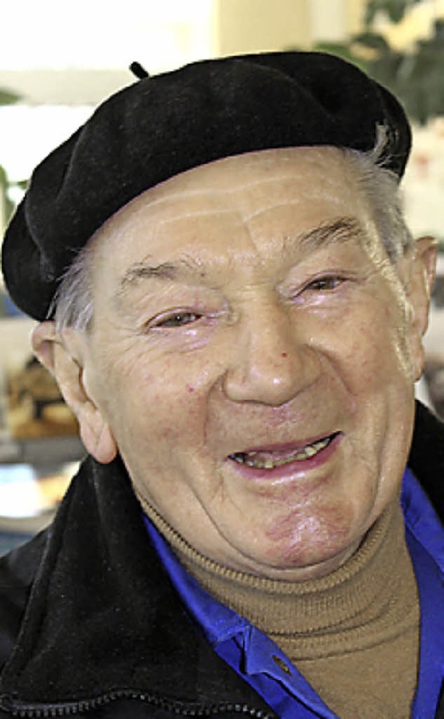 Markenzeichen Baskenmtze: Willi Burge...mber, feiert er seinen 85. Geburtstag.  | Foto: Christa Maier