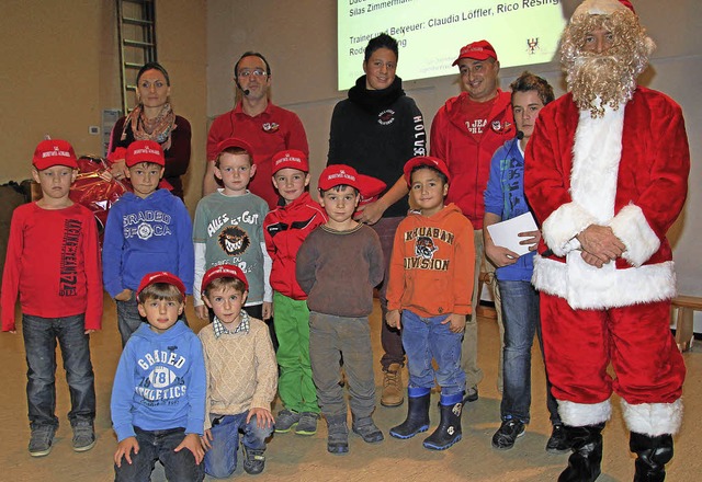 Fr die Bambini-Jugendspieler war  der...halle  ein ganz  besonderes Erlebnis .  | Foto: herbert trogus