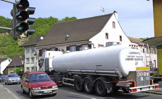 Die FDP sieht die Entlastung Wyhlens vom Verkehr als dringlich an.   | Foto: Archivfoto: Ralf Staub