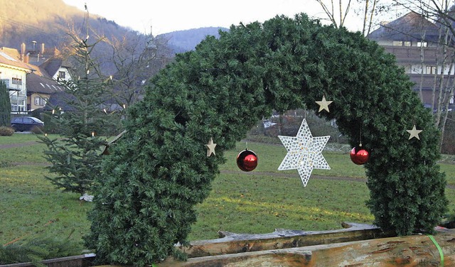 Schon jetzt sieht man im Kurpark, dass Schnes entsteht.   | Foto: R. Gutjahr