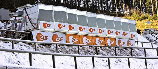 Das ZDF hat sich an der Schanze eingerichtet.  | Foto: Sina Gesell