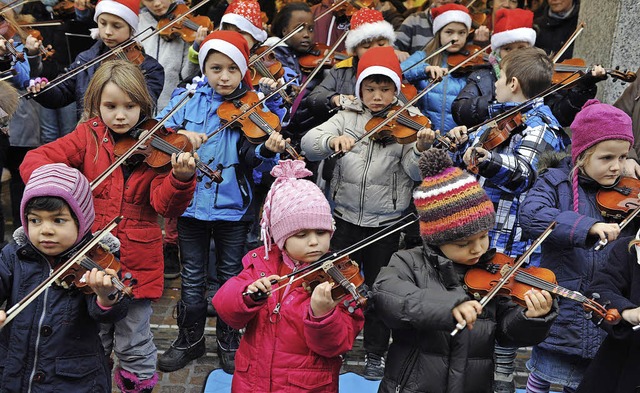 Mit vollem Einsatz dabei: Die Kinder d...schule haben 730 Euro erspielt. Danke!  | Foto: rita eggstein