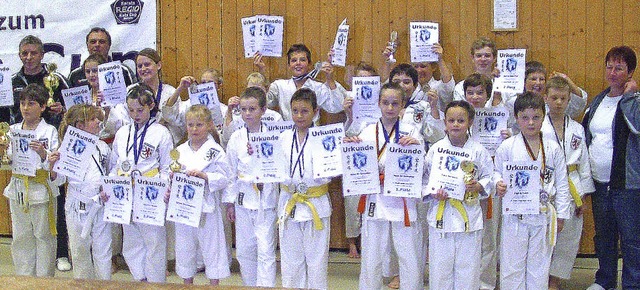 Die erfolgreichen Kmpfer des Asien-Budo-Clubs Laufenburg  | Foto: asien-budo-club