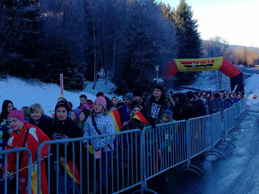 Hunderte Schler strmten ins Skistadion