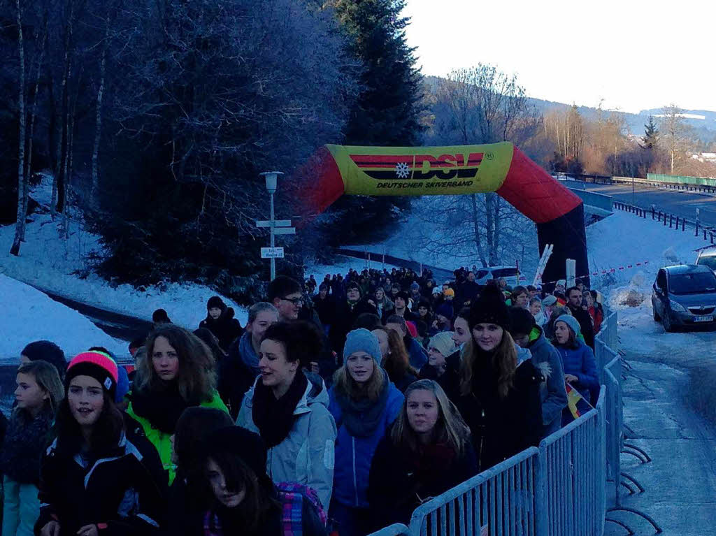 Hunderte Schler strmten ins Skistadion 