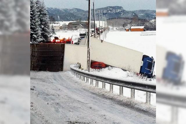 Auslndische Lastwagen-Fahrer sollen durch spezielle Kurse winterfest gemacht werden