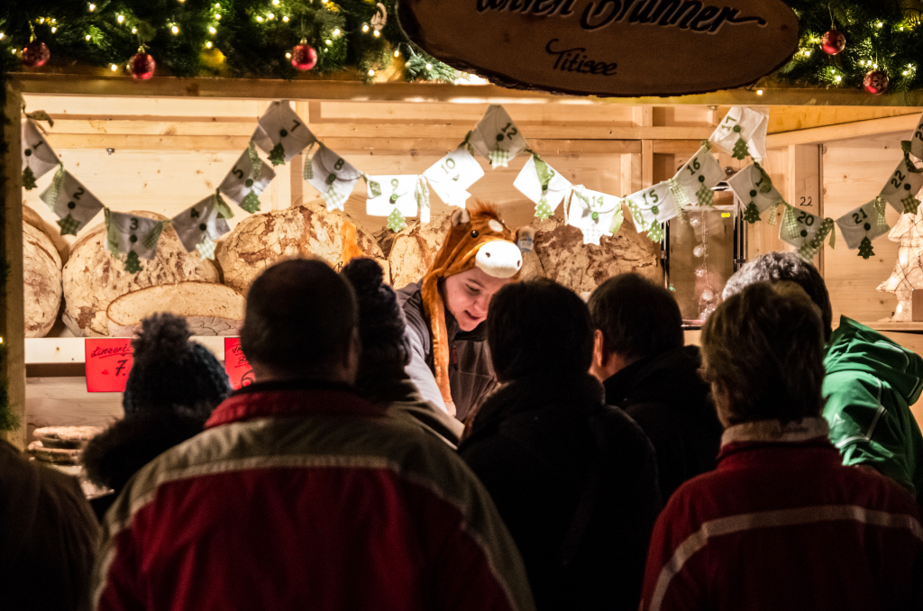 Romantisch ist es auf dem Weihnachtsmarkt in der Ravennaschlucht.