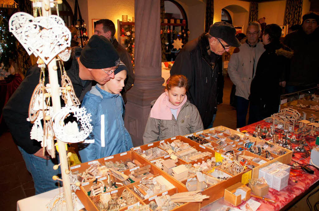 Vielfältig war das Angebot auf dem Endinger Weihnachtsmarkt. Vielfältig war das Angebot auf dem Endinger Weihnachtsmarkt.