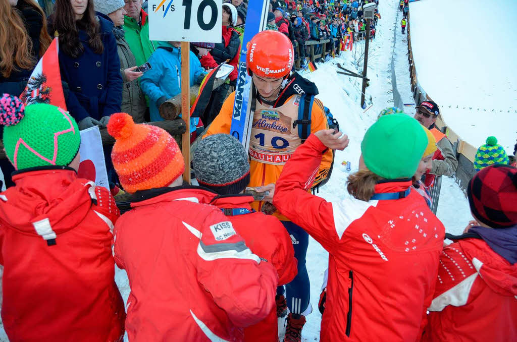 Beste Stimmung und groe Sprge: Der Weltcup-Zirkus der Skisprung-Asse gastiert in Titisee-Neustadt.