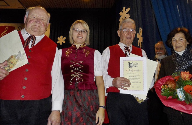 Ludwig Steinebrunner (65 Jahre  Stadtm...  Stadtmusik) mit Gattin (von links).   | Foto: ZVG