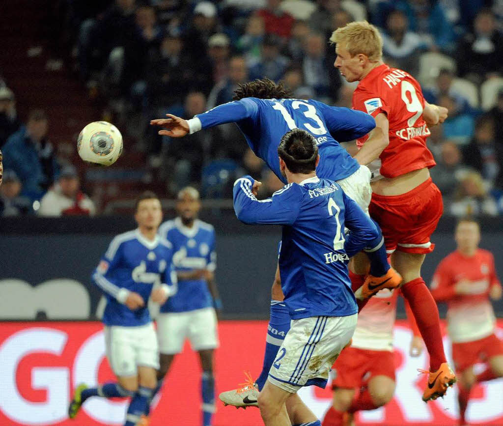 Pflichtsieg fr Schalke und ein weiteres Null-Punkte-Spiel fr den Sportclub: Der SC Freiburg verliert in Gelsenkirchen mit 0:2.