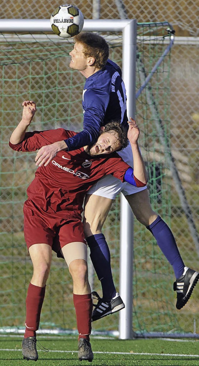 Der VfR Pfaffenweiler mit Thorsten Dic...  schmerzhafte 1:5-Derbyniederlage zu.  | Foto: Keller