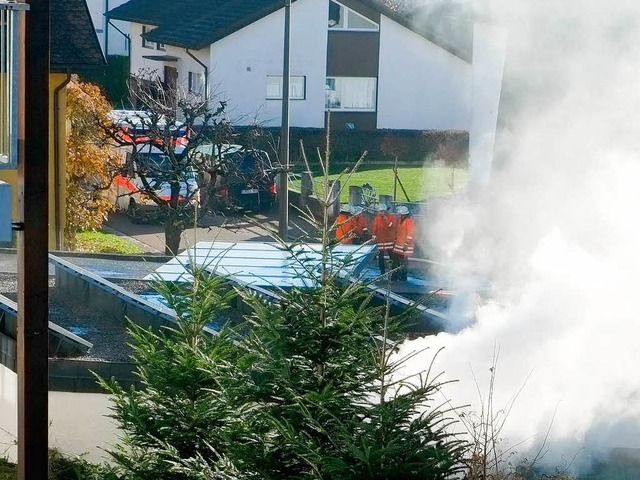 Heftige Rauchentwicklung schreckte heu...eld der Jahnstrae in Efringen-Kirchen  | Foto: Duval