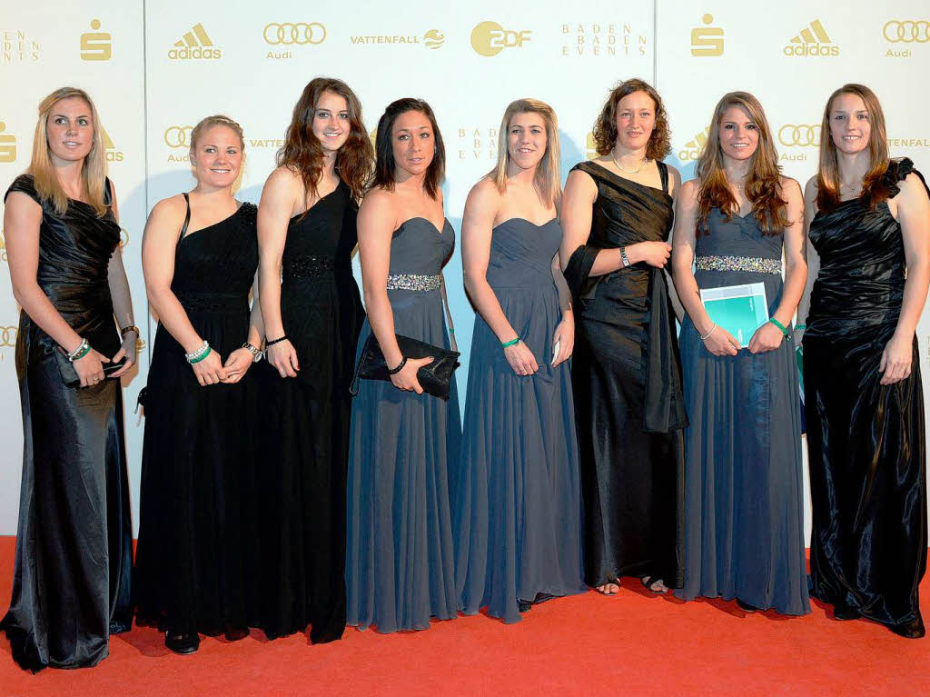 Die DFB-Fuballerinnen, Svenja Huth (von links), Leonie Maier, Sarah Dbbritz, Nadine Keler, Luisa Wensing, Almuth Schult, Melanie Leupolz und Laura Benkart.