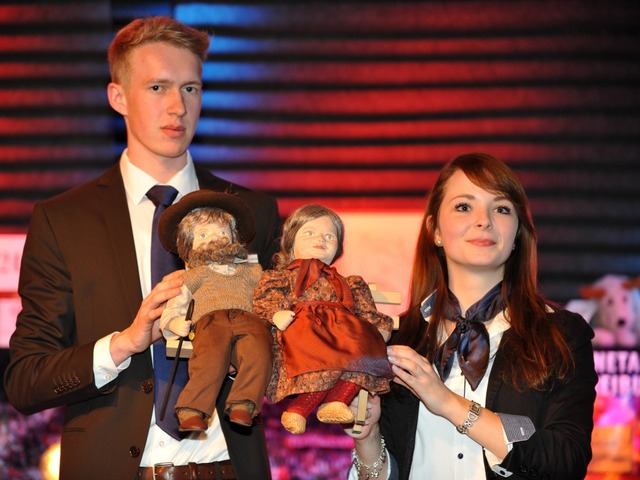 Tim und Chiara untersttzen die Auktion fr den guten Zweck tatkrftig.   | Foto: Rita Eggstein