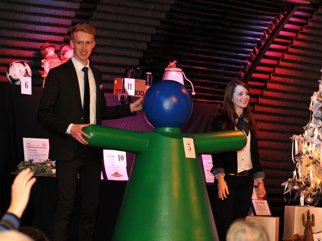 Insgesamt mussten die beiden 55 Angebote prsentieren.   | Foto: Rita Eggstein